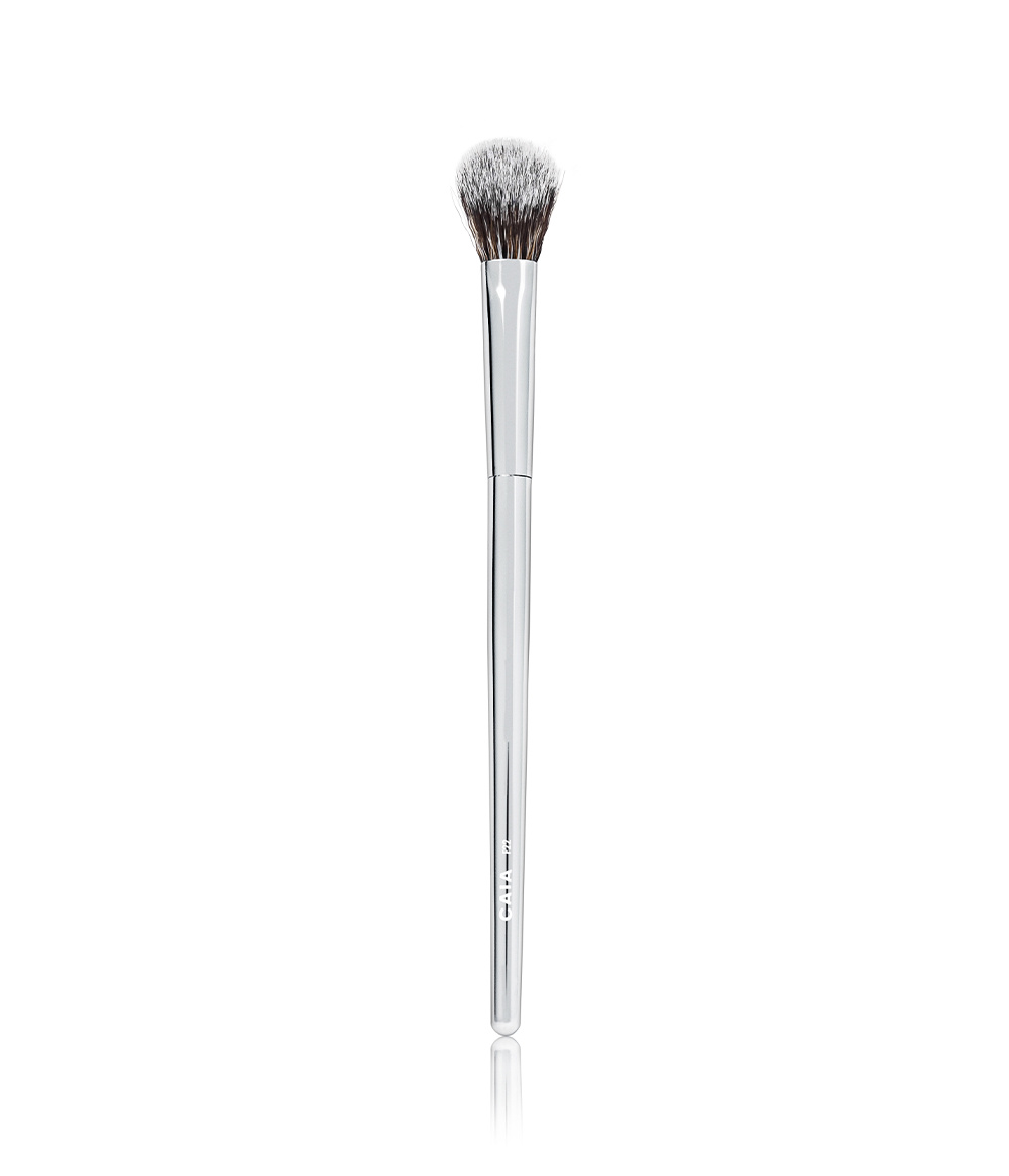 ANGLED CONCEALER BRUSH 22 i gruppen KOSTER & TILBEHØR / KOSTER / Sminkekoster hos CAIA Cosmetics (CAI548)